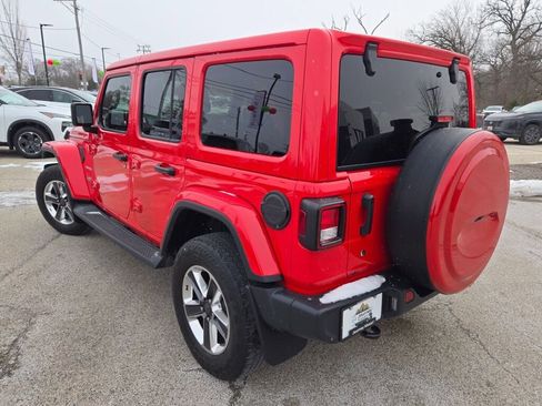 Used 2018 Jeep Wrangler Unlimited Sahara w/ Cold Weather Group image 17