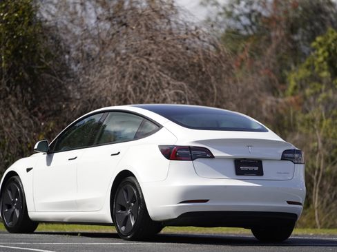 Used 2022 Tesla Model 3 Long Range image 3