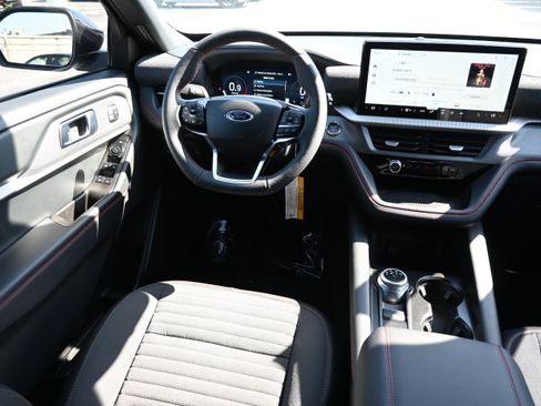 New 2026 Ford Explorer ST-Line w/ ST-Line Street Pack RWD image 30