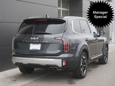 Used 2024 Kia Telluride EX image 2