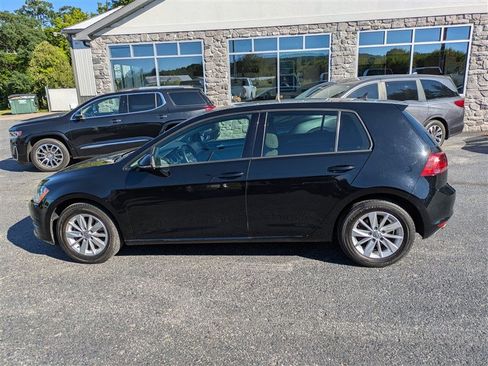 Used 2015 Volkswagen Golf S FWD image 3