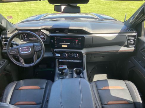 Used 2023 GMC Sierra 1500 AT4 w/ AT4 Preferred Package AWD/4WD image 13