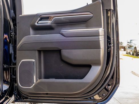 Used 2025 Chevrolet Silverado 1500 LT Trail Boss w/ Convenience Package II image 37