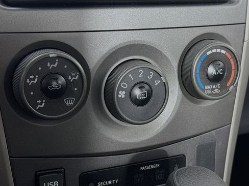 Used 2013 Toyota Corolla S image 14