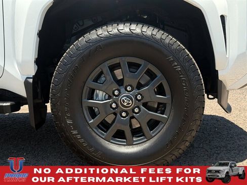 Used 2025 Toyota 4Runner SR5 AWD/4WD image 6