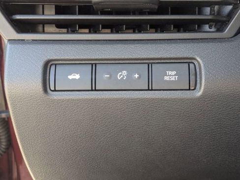 Used 2025 Nissan Altima 2.5 SV FWD image 16