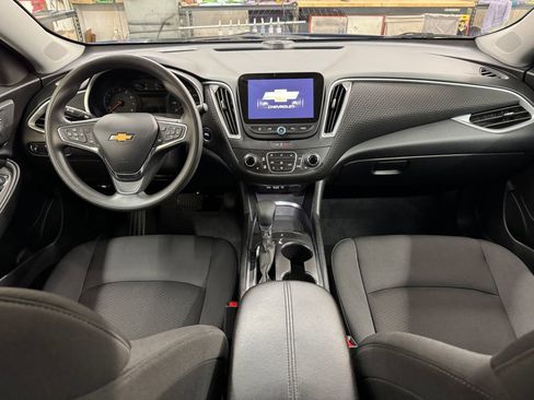 Used 2023 Chevrolet Malibu LT FWD image 17