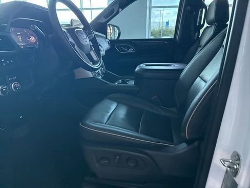 Used 2023 GMC Yukon SLT image 13