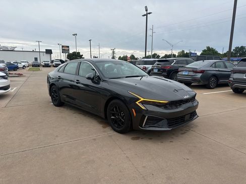 Used 2026 Kia K5 LXS FWD image 3