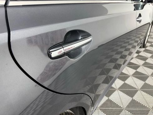 Used 2013 Toyota Avalon Limited image 30