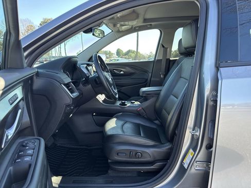 Used 2024 GMC Terrain SLT w/ Elevation Edition image 16