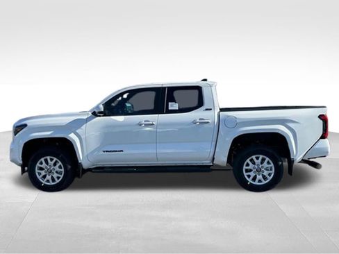 New 2026 Toyota Tacoma SR5 AWD/4WD image 2