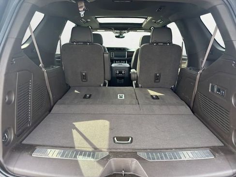 Used 2021 GMC Yukon Denali w/ Denali Premium Package image 24
