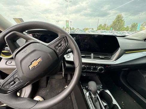 Used 2024 Chevrolet Trax LT FWD image 10