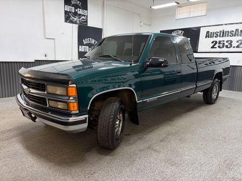 Used 1998 Chevrolet Silverado 2500 2WD Extended Cab w/ Preferred Equipment Group 2 image 6