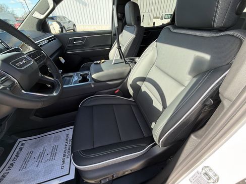 New 2026 GMC Sierra EV Elevation image 19