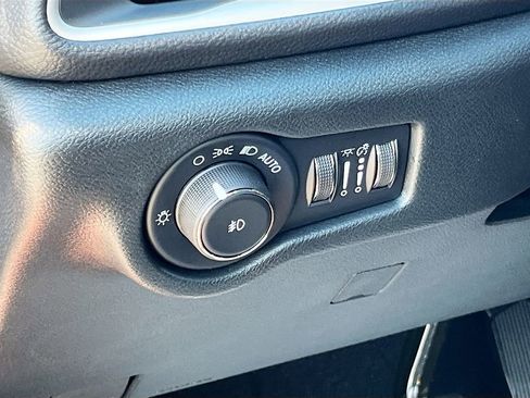 New 2026 Chrysler Pacifica Select FWD image 10