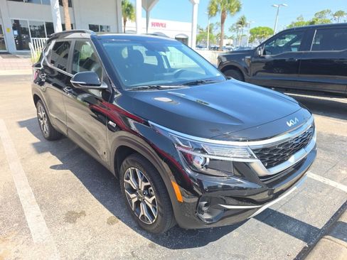 Certified 2023 Kia Seltos EX AWD/4WD image 3