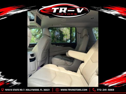 Used 2017 Cadillac Escalade ESV Luxury AWD/4WD image 11