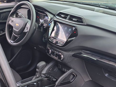 Used 2023 Chevrolet TrailBlazer LT w/ Convenience Package FWD image 8