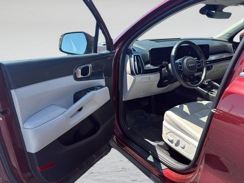Used 2025 Kia Sorento S AWD/4WD image 24
