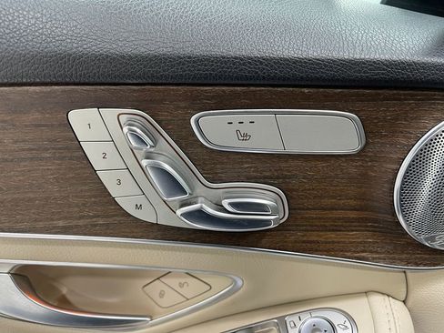 Used 2019 Mercedes-Benz C 300 4MATIC Sedan image 16