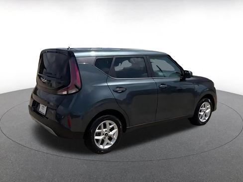 Used 2025 Kia Soul LX w/ LX Technology Package FWD image 12