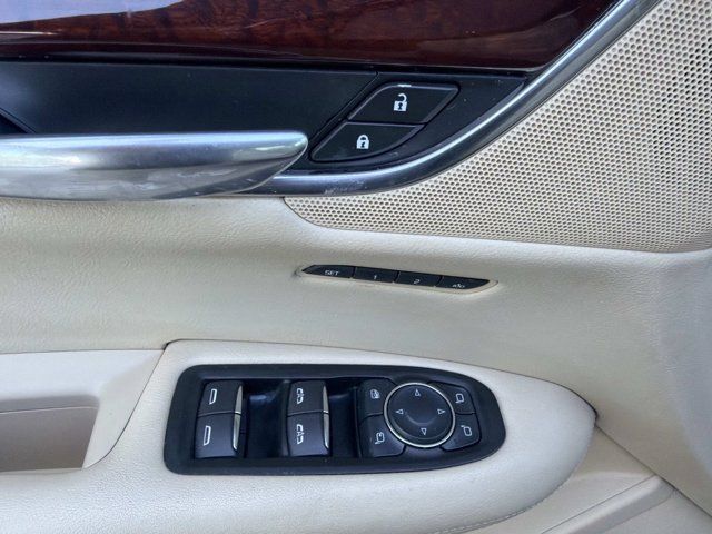 Used 2017 Cadillac XT5 Luxury w/ Driver Awareness Package FWD image 9