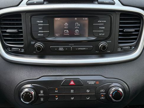 Used 2016 Kia Sorento FWD image 29
