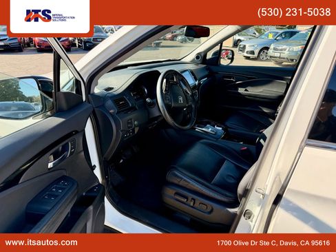 Used 2017 Honda Pilot Touring image 12