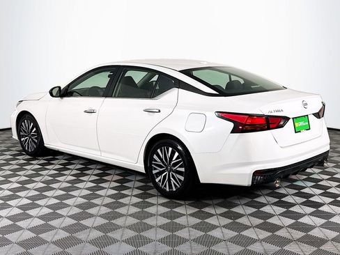 Used 2024 Nissan Altima 2.5 SV image 6