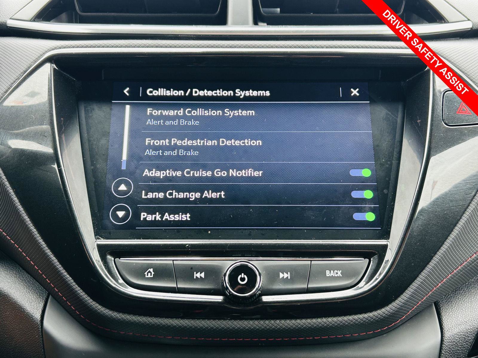 Used 2021 Chevrolet TrailBlazer RS w/ Technology Package FWD image 8