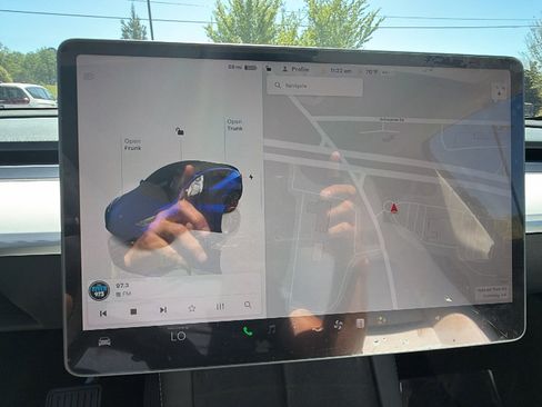 Used 2023 Tesla Model Y Long Range image 29