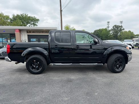 Used 2009 Nissan Frontier SE w/ SE Value Truck Pkg RWD image 2