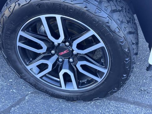 Used 2021 GMC Sierra 1500 AT4 w/ AT4 Preferred Package image 10