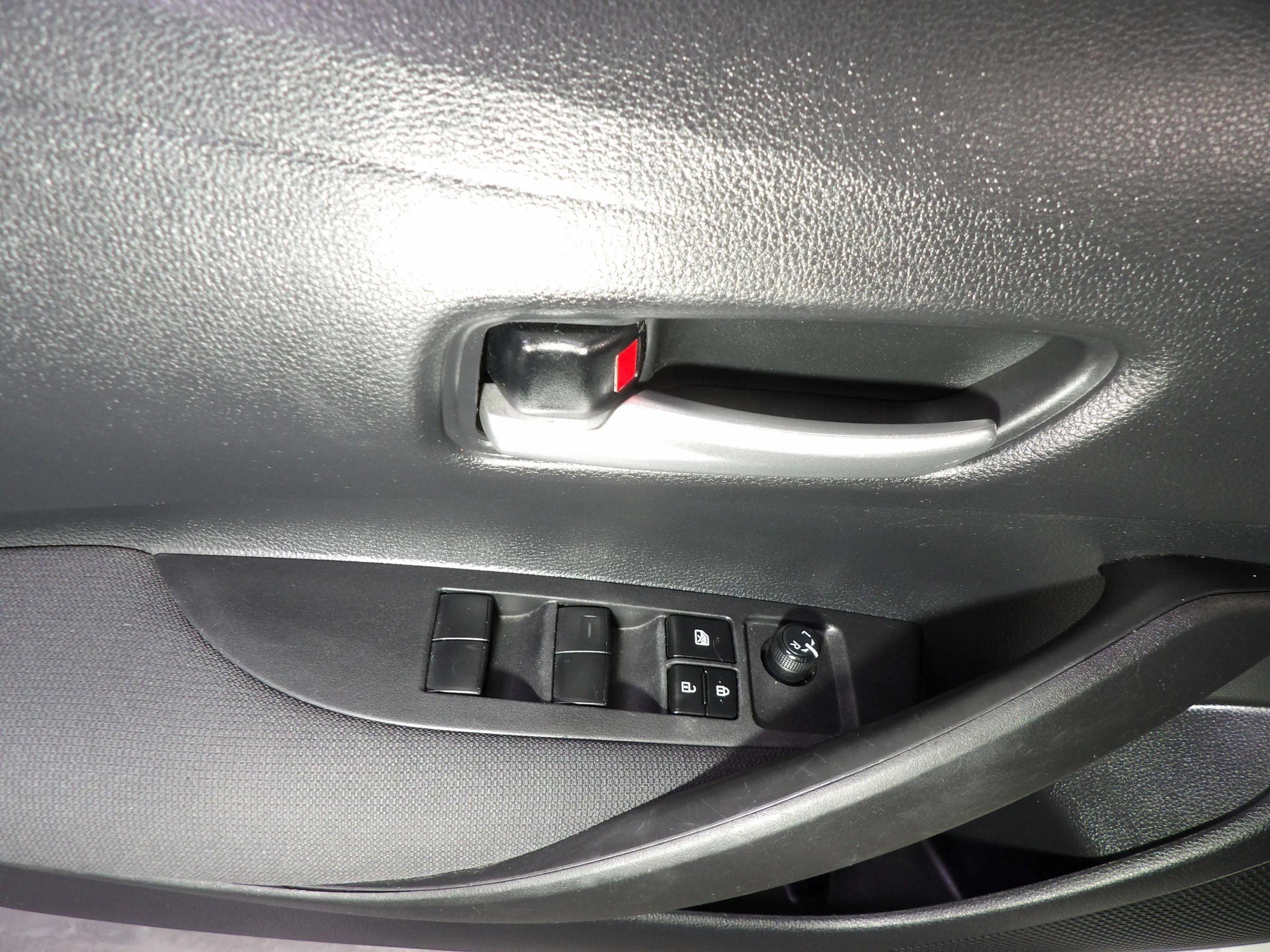 Used 2021 Toyota Corolla LE FWD image 8