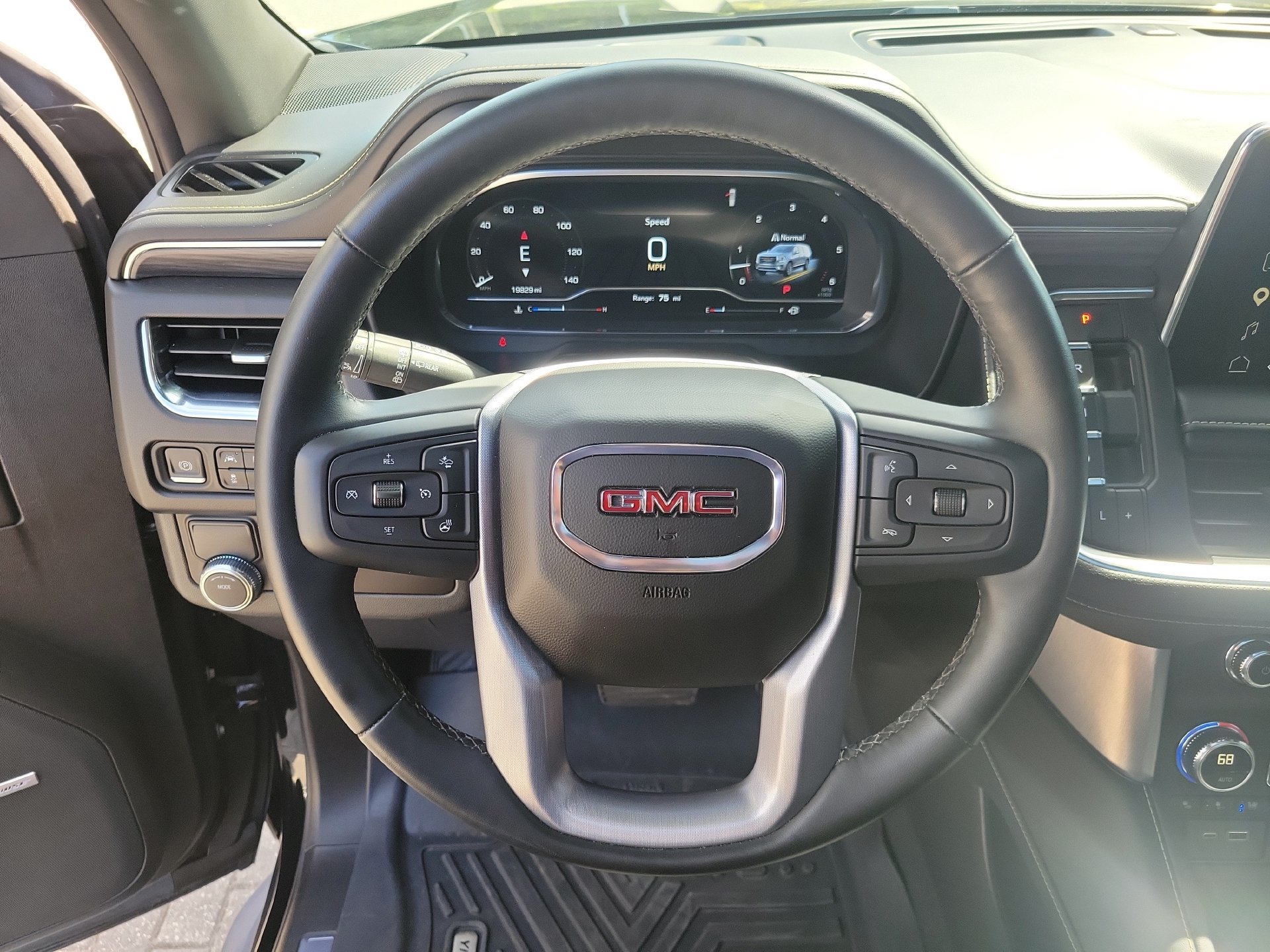 Used 2023 GMC Yukon SLT w/ SLT Premium Package RWD image 29