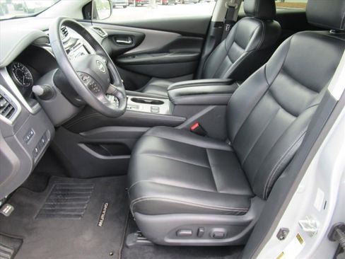Used 2023 Nissan Murano SV FWD image 16