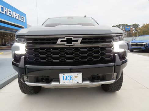 Used 2024 Chevrolet Silverado 1500 ZR2 w/ Technology Package image 6