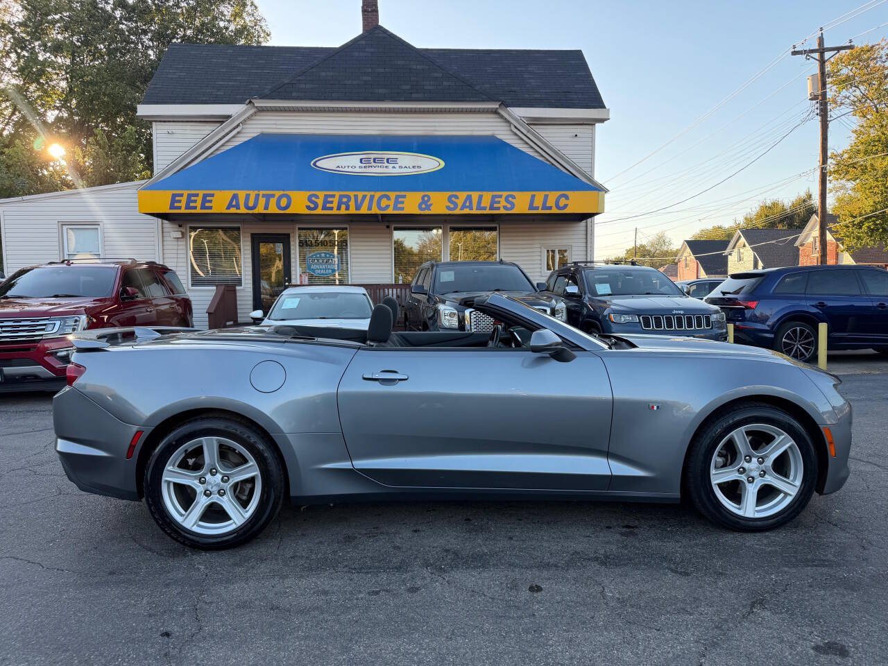 Used 2020 Chevrolet Camaro LT RWD image 11