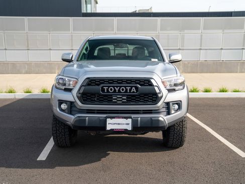 Used 2018 Toyota Tacoma TRD Off-Road AWD/4WD image 6