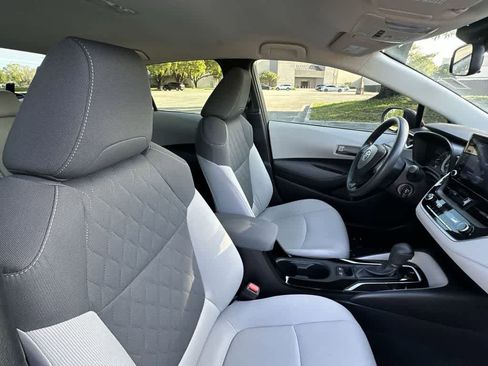 Used 2022 Toyota Corolla LE FWD image 27