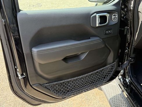 Used 2022 Jeep Wrangler Unlimited Sahara w/ Cold Weather Group image 24