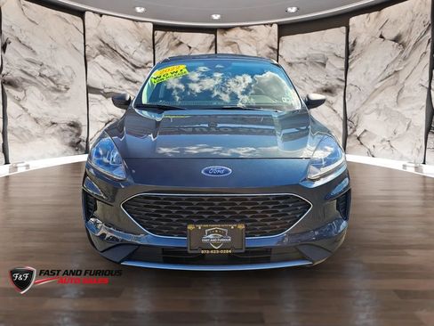 Used 2022 Ford Escape SE w/ Convenience Package AWD/4WD image 3