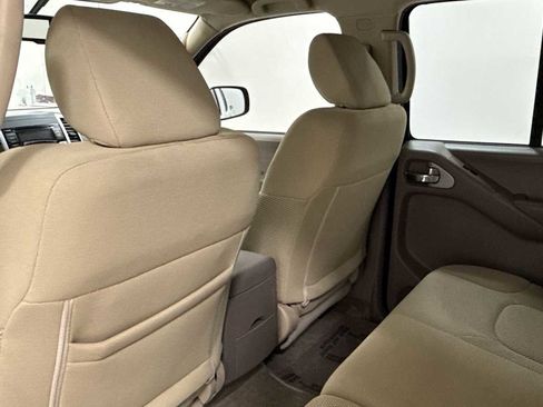 Used 2018 Nissan Frontier SV image 24