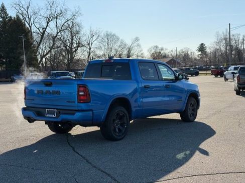 Used 2026 RAM 1500 4x4 Crew Cab image 3
