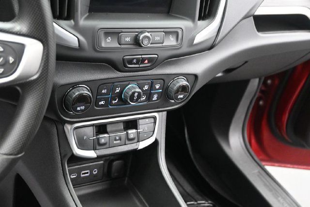 Used 2022 GMC Terrain SLE w/ Driver Convenience Package FWD image 27