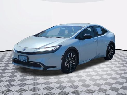 Used 2024 Toyota Prius Prime FWD image 2