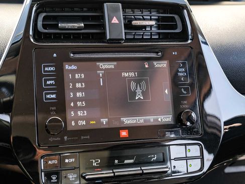 Used 2017 Toyota Prius Four image 26