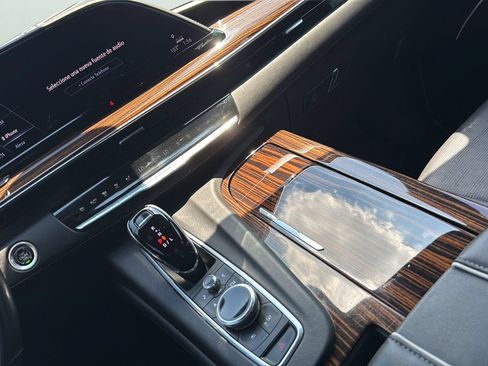Used 2021 Cadillac Escalade Premium Luxury RWD image 20